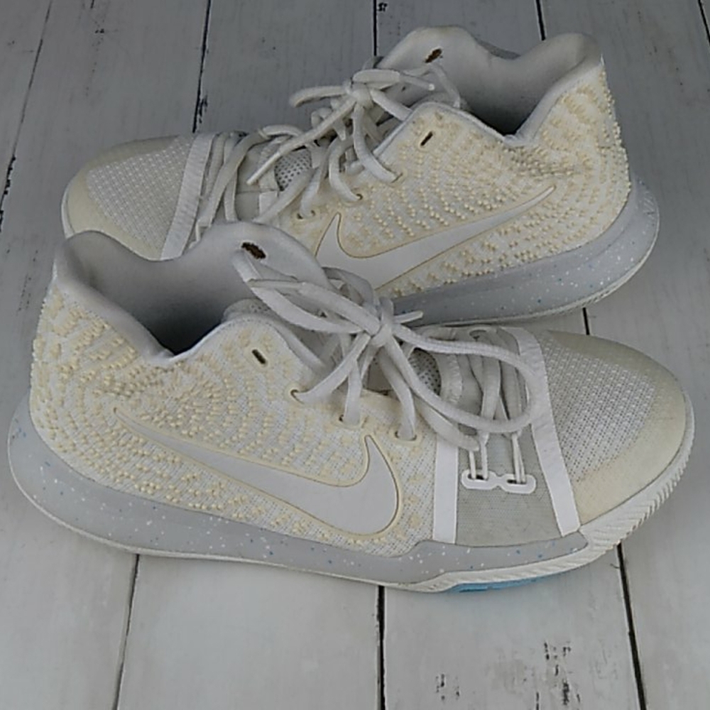 Nike Kids Kyrie 3 GS Ivory 4.5 Youth